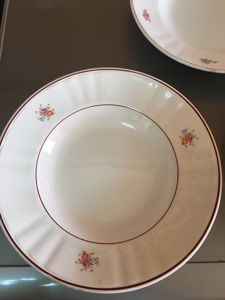 Loiça / pratos e travessa de Sacavém