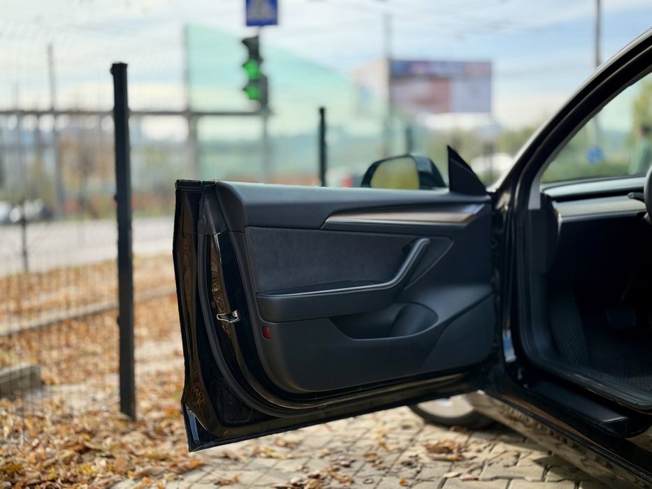 Tesla Model 3 Long Range DM