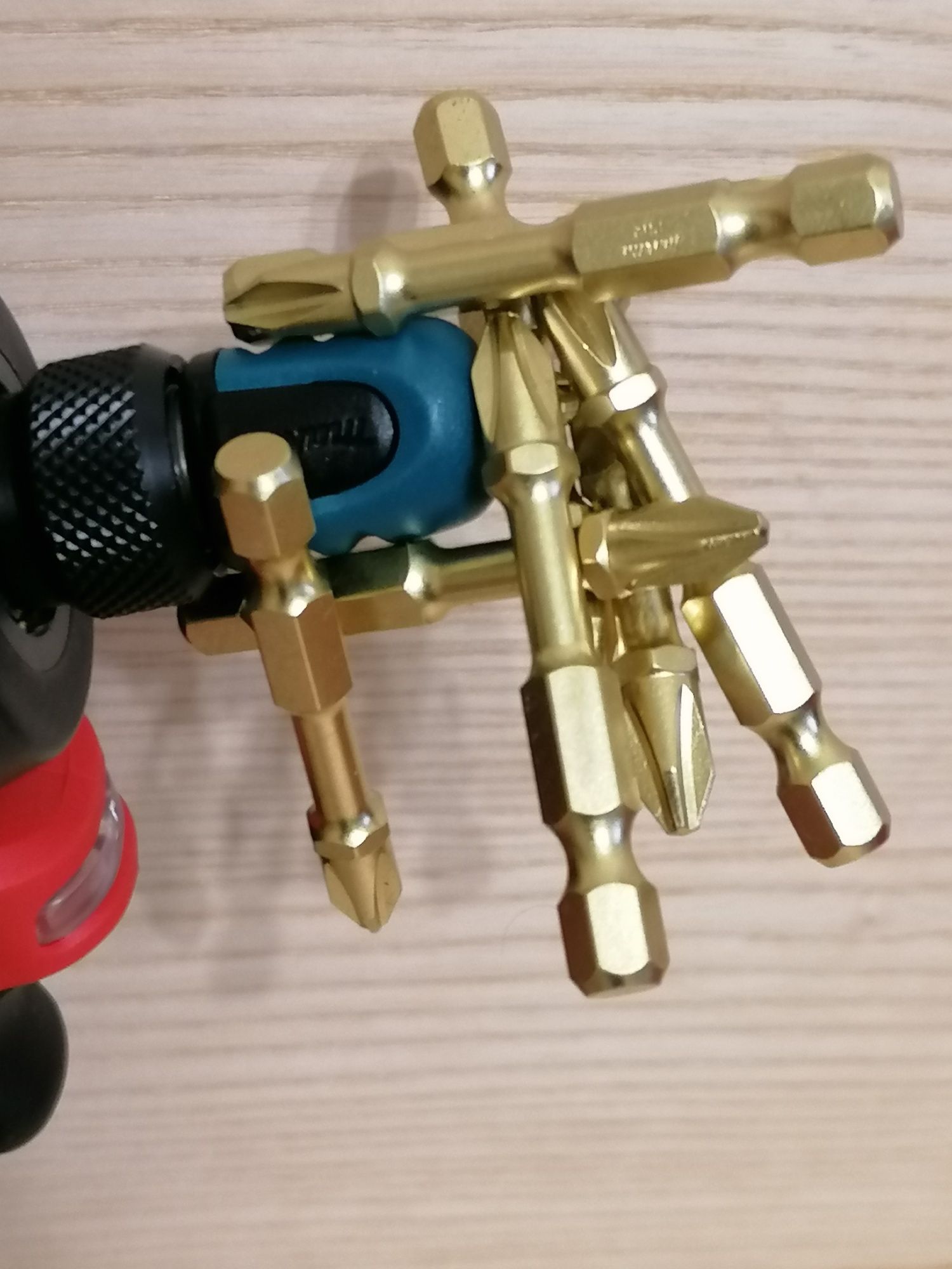 Makita gold impact PREMIER, магніт на біти, насадки.