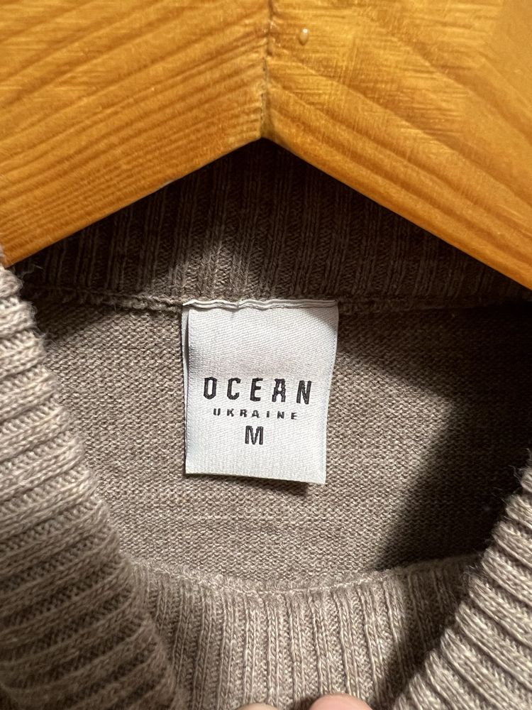 Свитер гольф М розмір