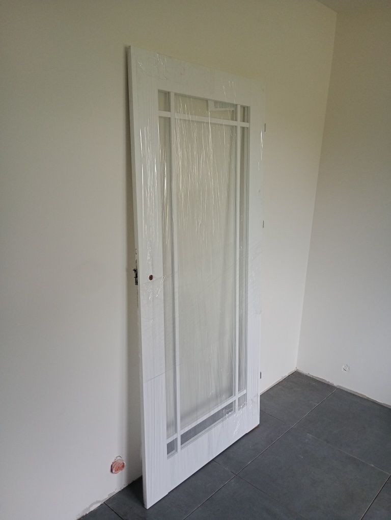 Sprzedam drzwi 90 prawe