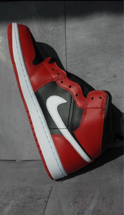 Air Jordan 1 Mid Black White Gym Red