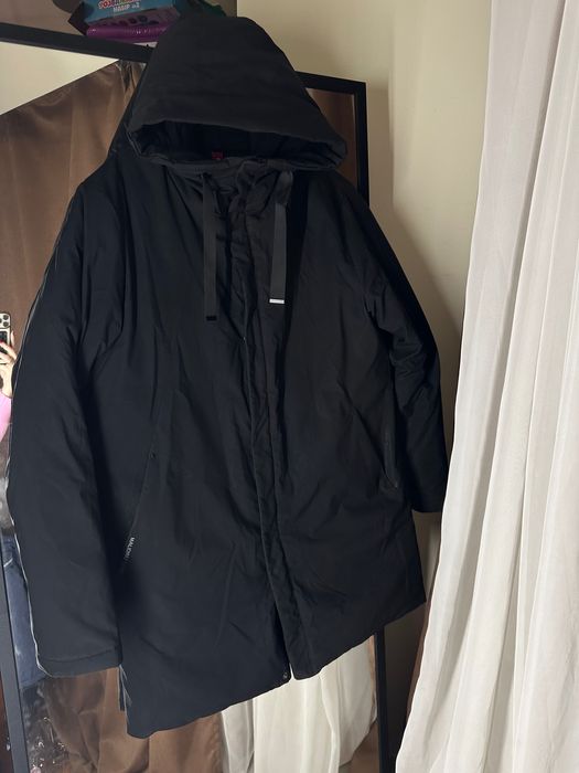 Мужская зимняя куртка Л размер 50 черная удлиненная зимний пуховик