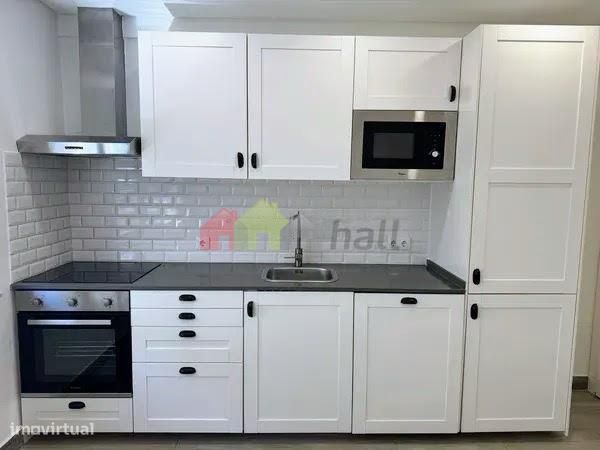 Apartamento T1 Totalmente Remodelado – Baixa da Banheira