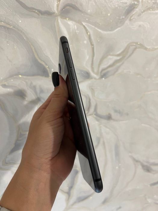 Телефон iPhone 8plus 64