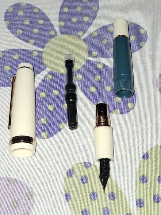 Mini pióro Jinhao 82