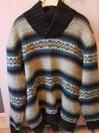 Ciepły sweter Levis