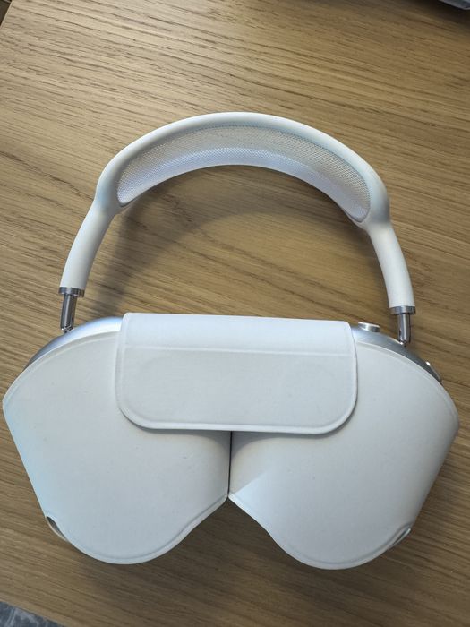 Air pods max /silver