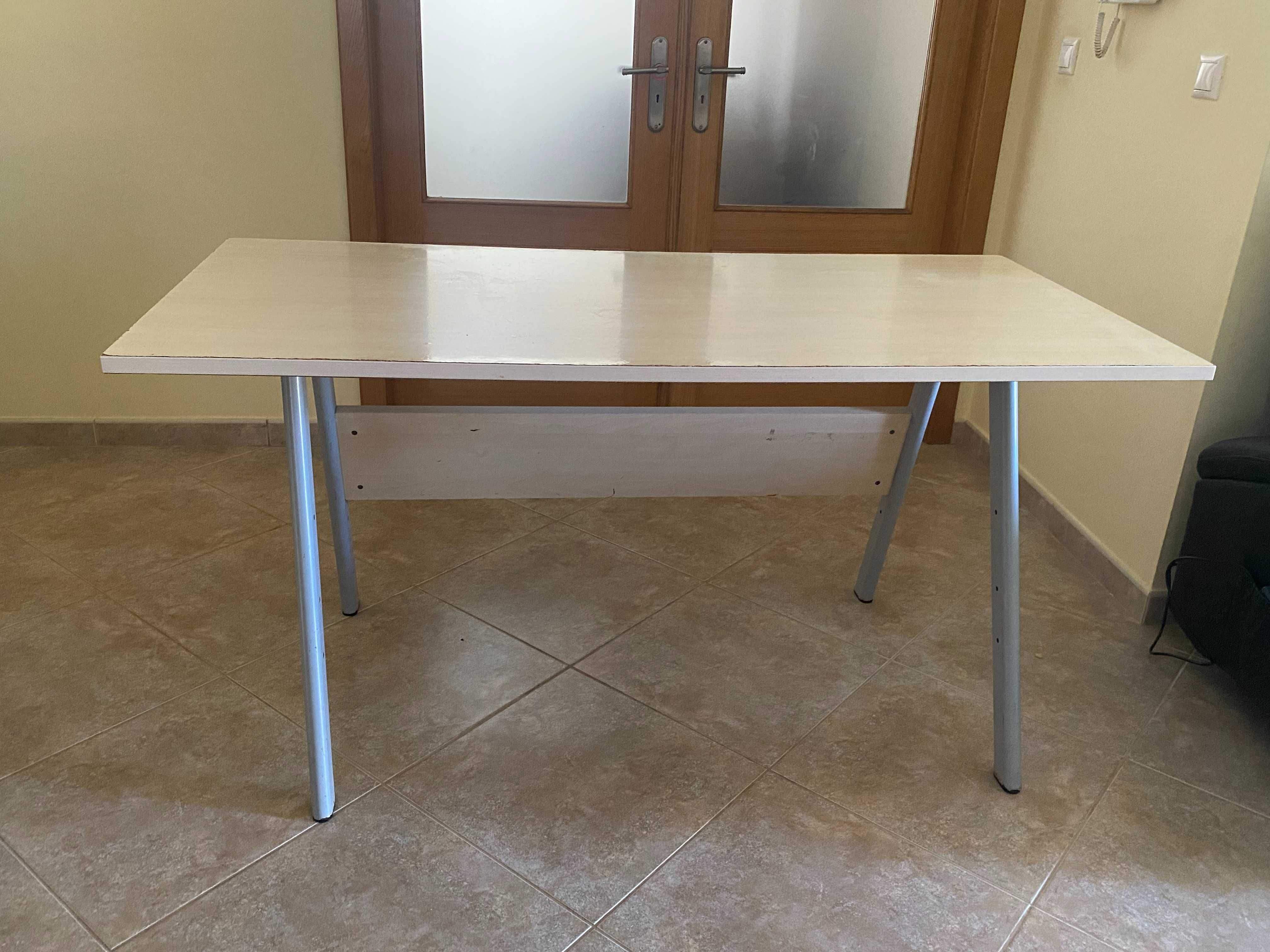 cadeira de escritorio e mesa  usadas