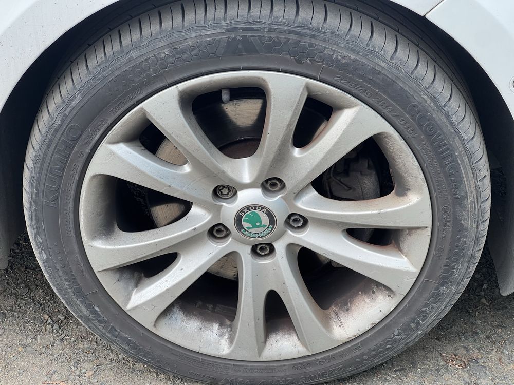 Диски колеса + резина 5/112 R17 резина 225 45 KUMHO Skoda superb