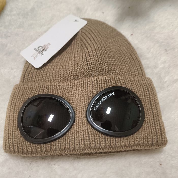 Czapka zimowa CP Company unisex z goglami brązowa beżowa wełniana wool