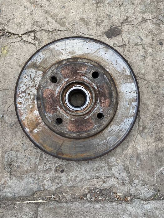 Тормозные диски задние Ситроен С4 II (B7) 1.6 hdi 2012 года выпуска