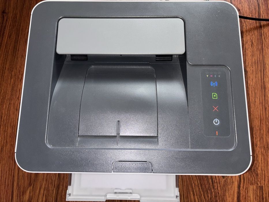 Drukarka HP Color Laser 150nw kolor brudzi