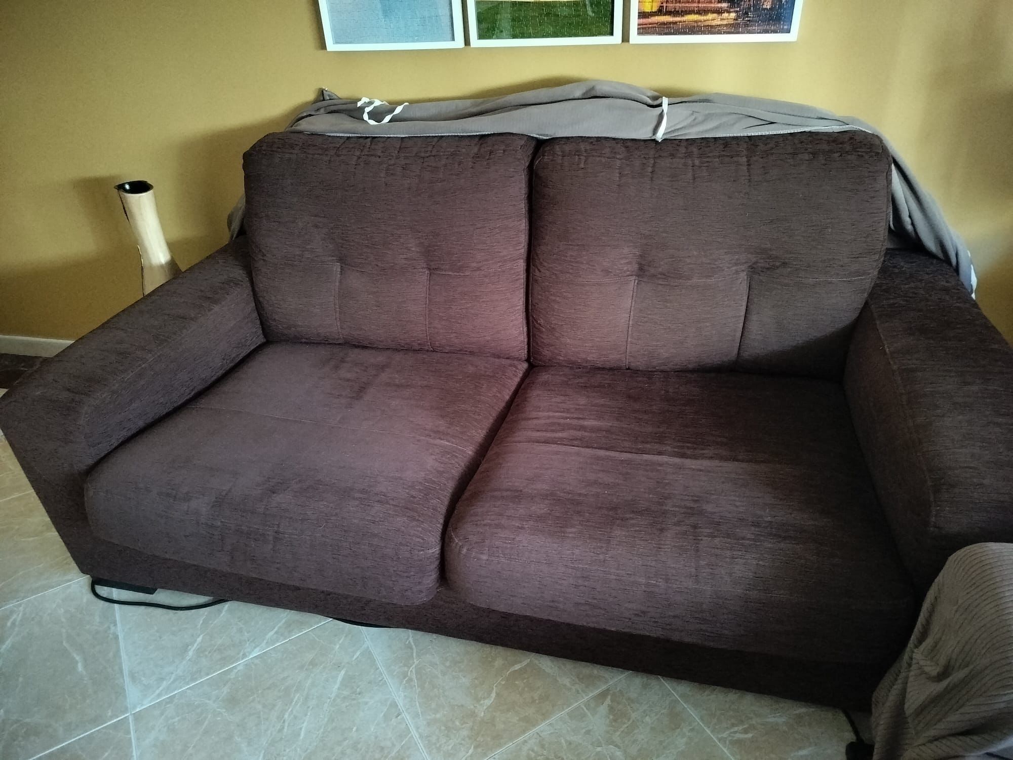 Sofá cama em muito bom estado