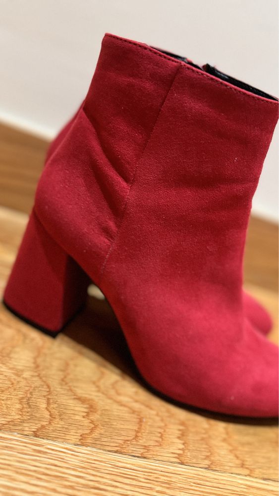 Botas Vermelhas Lefties