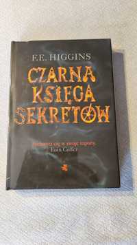 F. E. Higgins. Czarna Księga Sekretów, Magia Kości