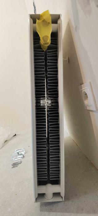 grzejnik 600x600  1025W podłączenie uniwersalne
