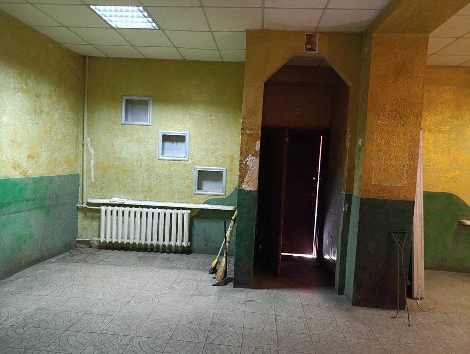 Фасад 90=45+45 м2 торгівлю сервіс 4 вхідні групи Глушка Шевченківський