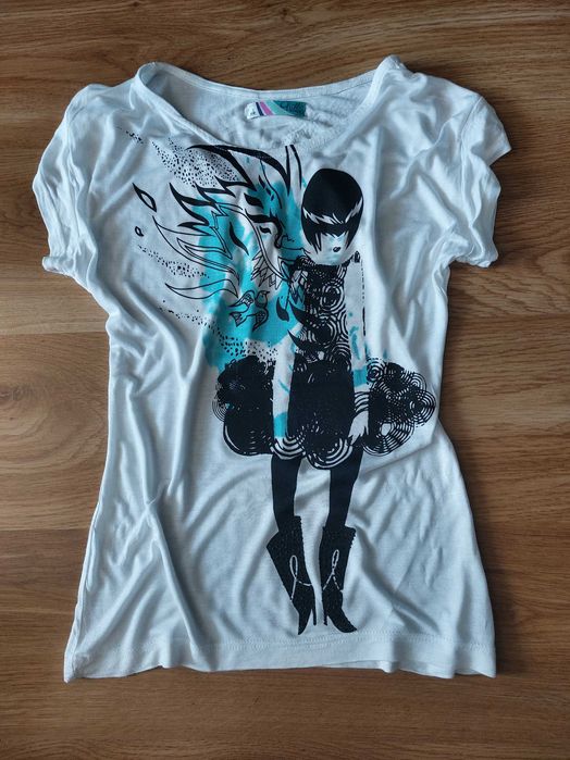 T-shirt z koralikami Cropp S