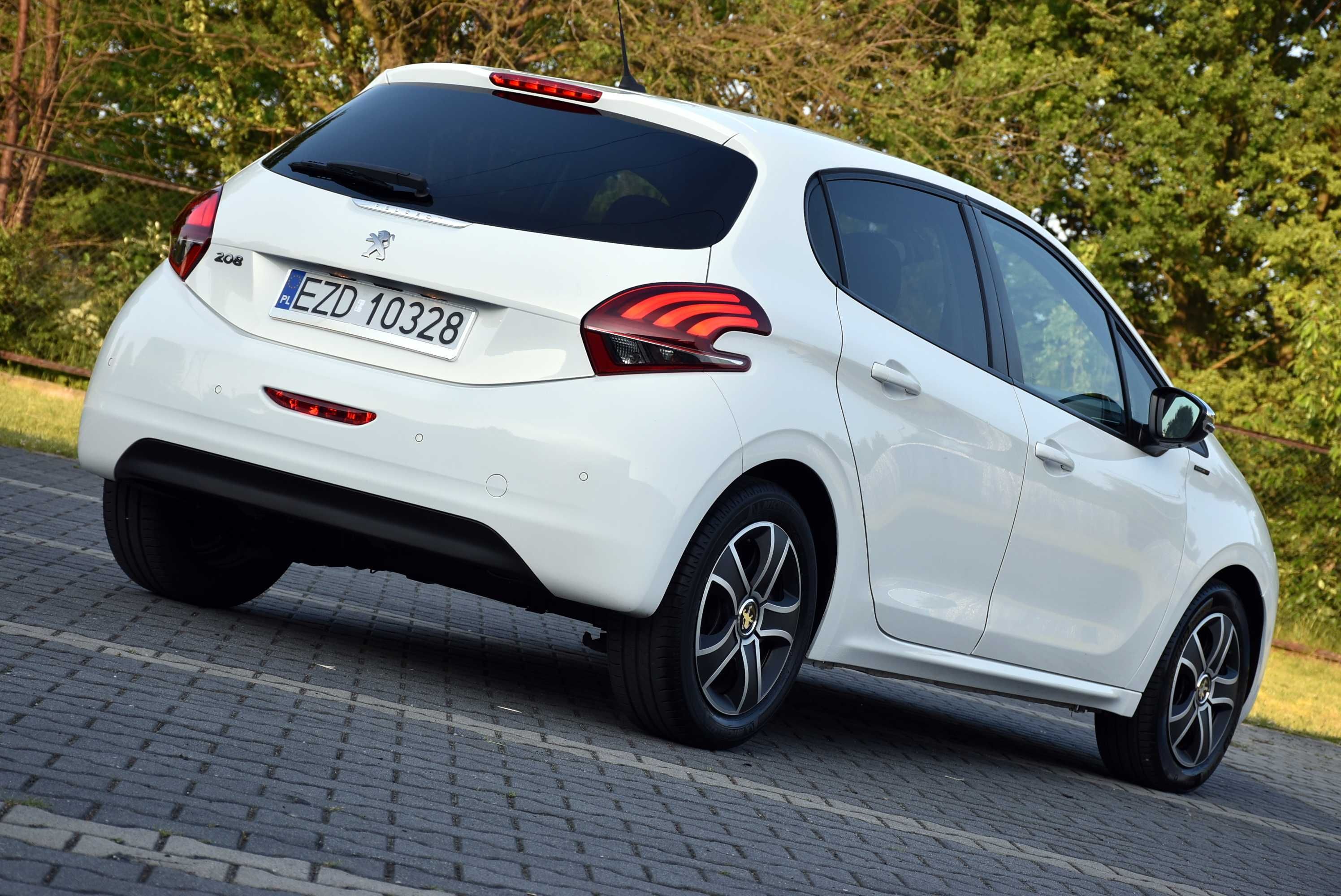 Peugeot 208 I LIFT SIGNATURE 1.2MPI 83KM *Tylko35530km* 5drzwi JakNOWY