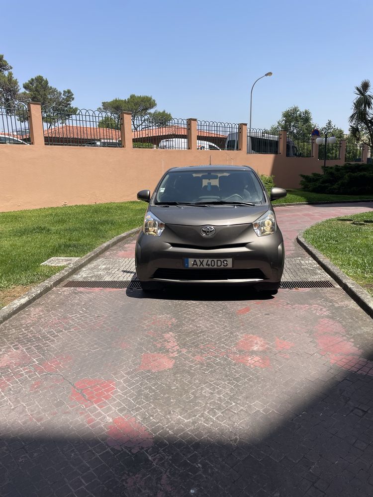 Toyota IQ 2010-1.0