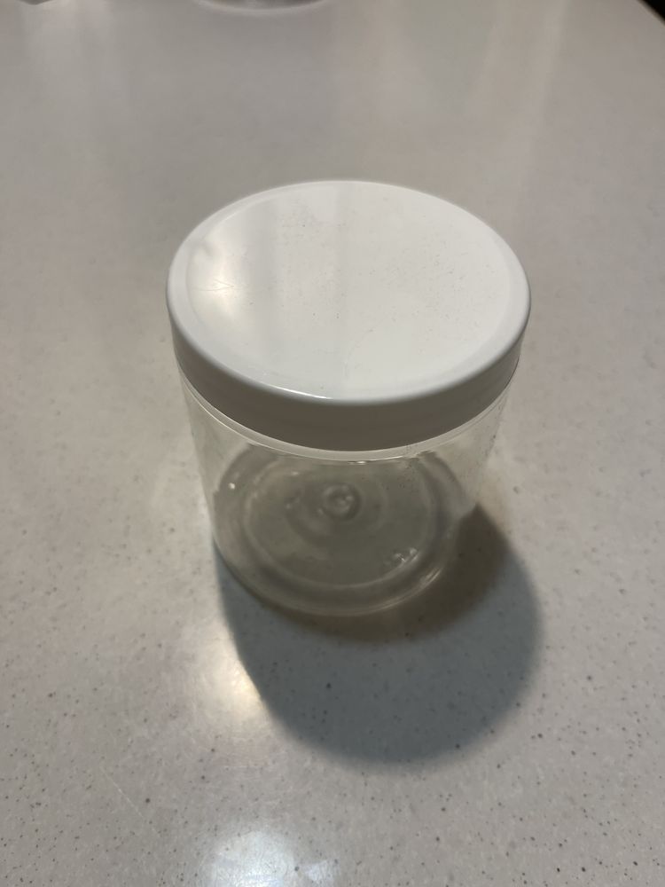 Plastikowe słoiki z zakrętkami 250ml
