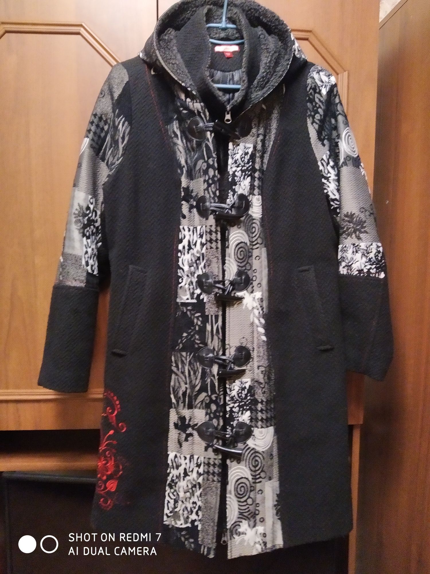 Пальто женское осень-еврозима 50 размер.