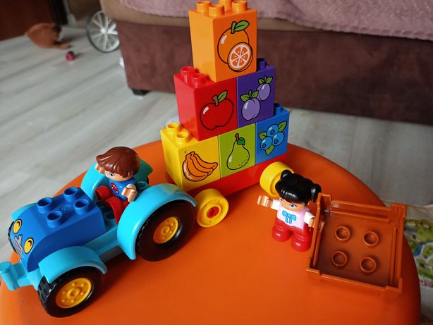 LEGO Duplo - traktor z owocami