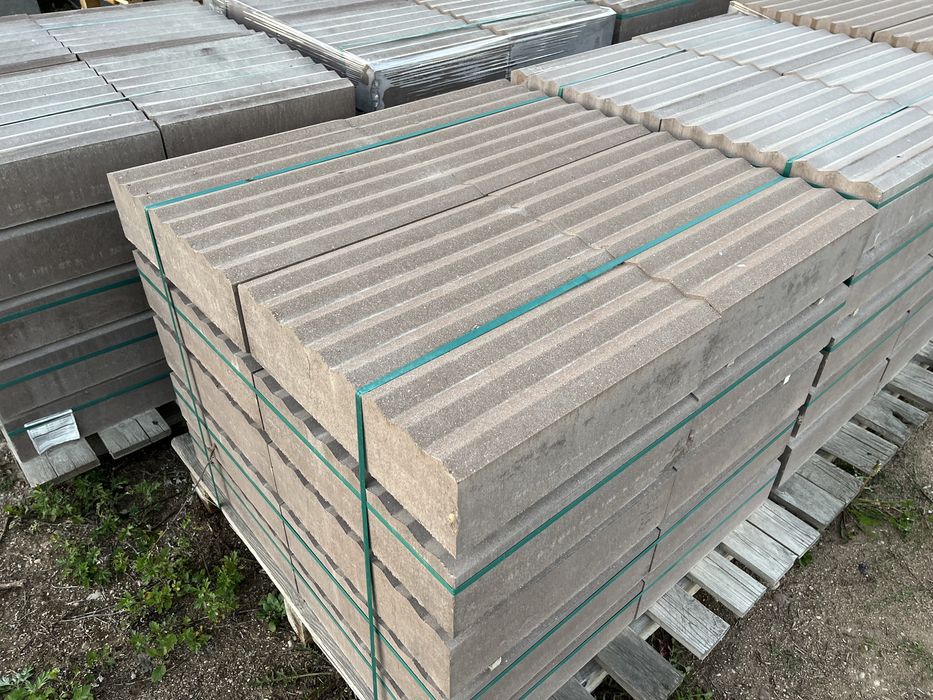 Palisady karbo 48x48.Kolor braz