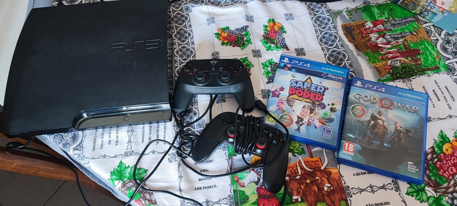 Ps3 desbloqueada com 2comando, buz e 4 comandos de buzz,