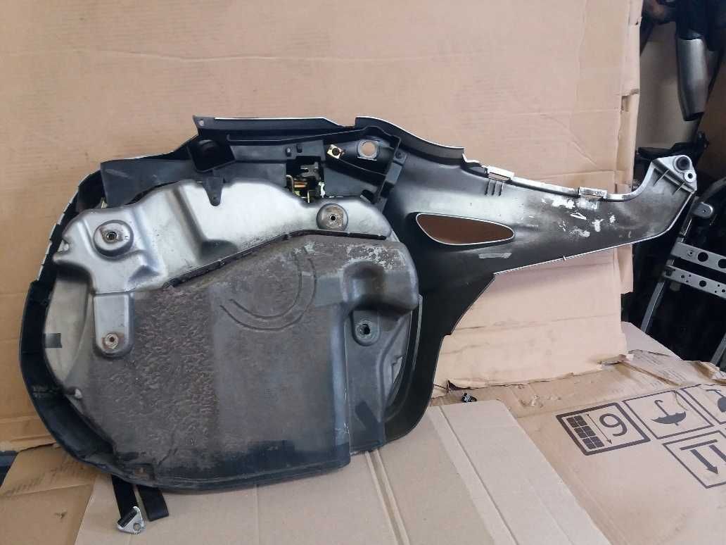 Carenagem da mala esquerda Honda NT650 Deauville