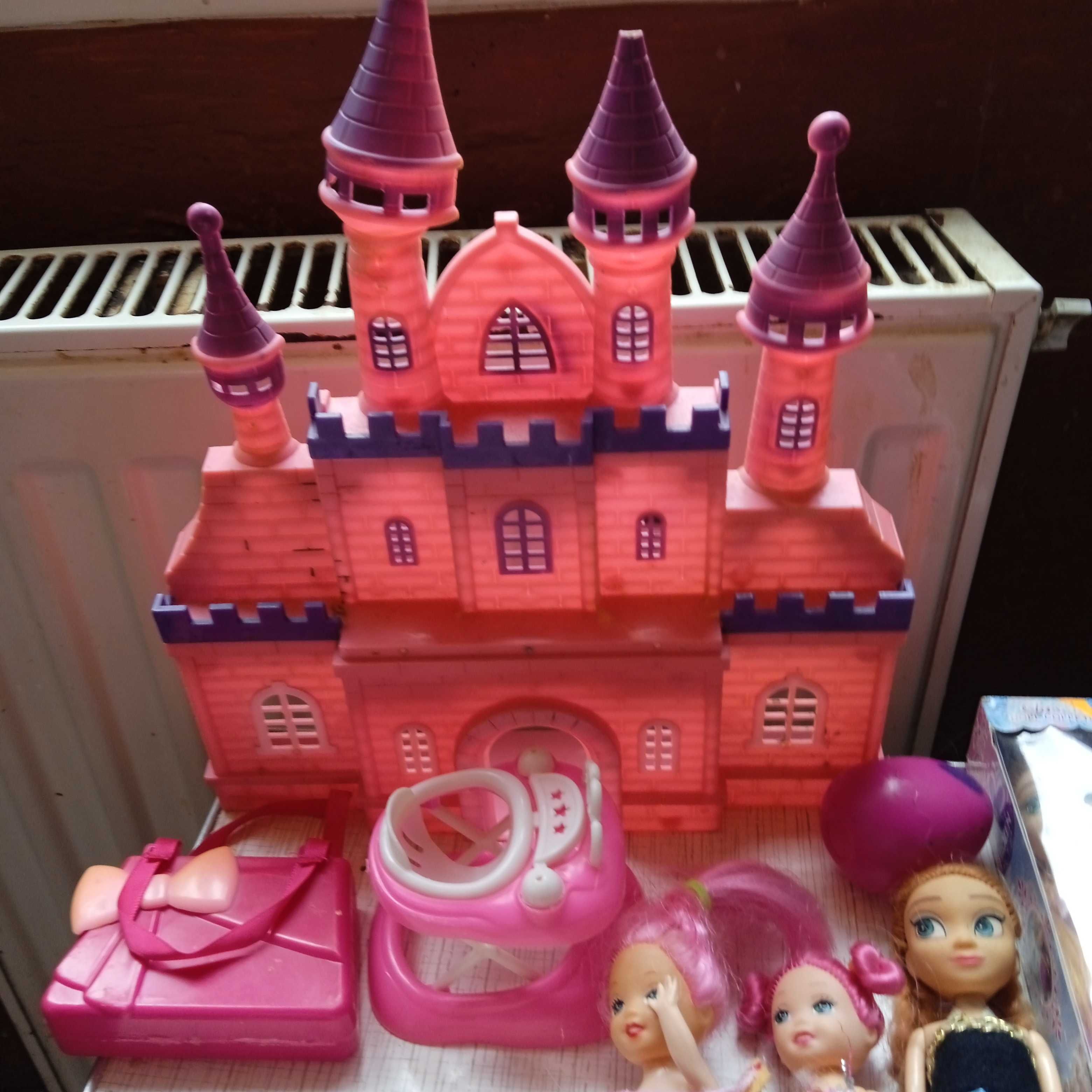 Мегалот Замок + ляльки