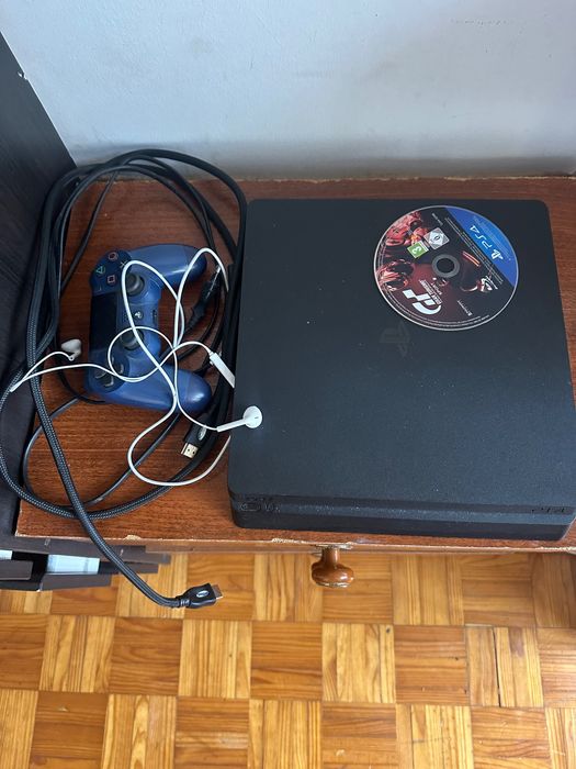 Estou a vender Playstation 4 de 1TB