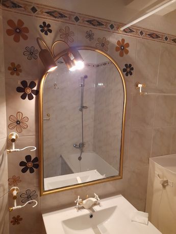 Espelho dourado casa de banho