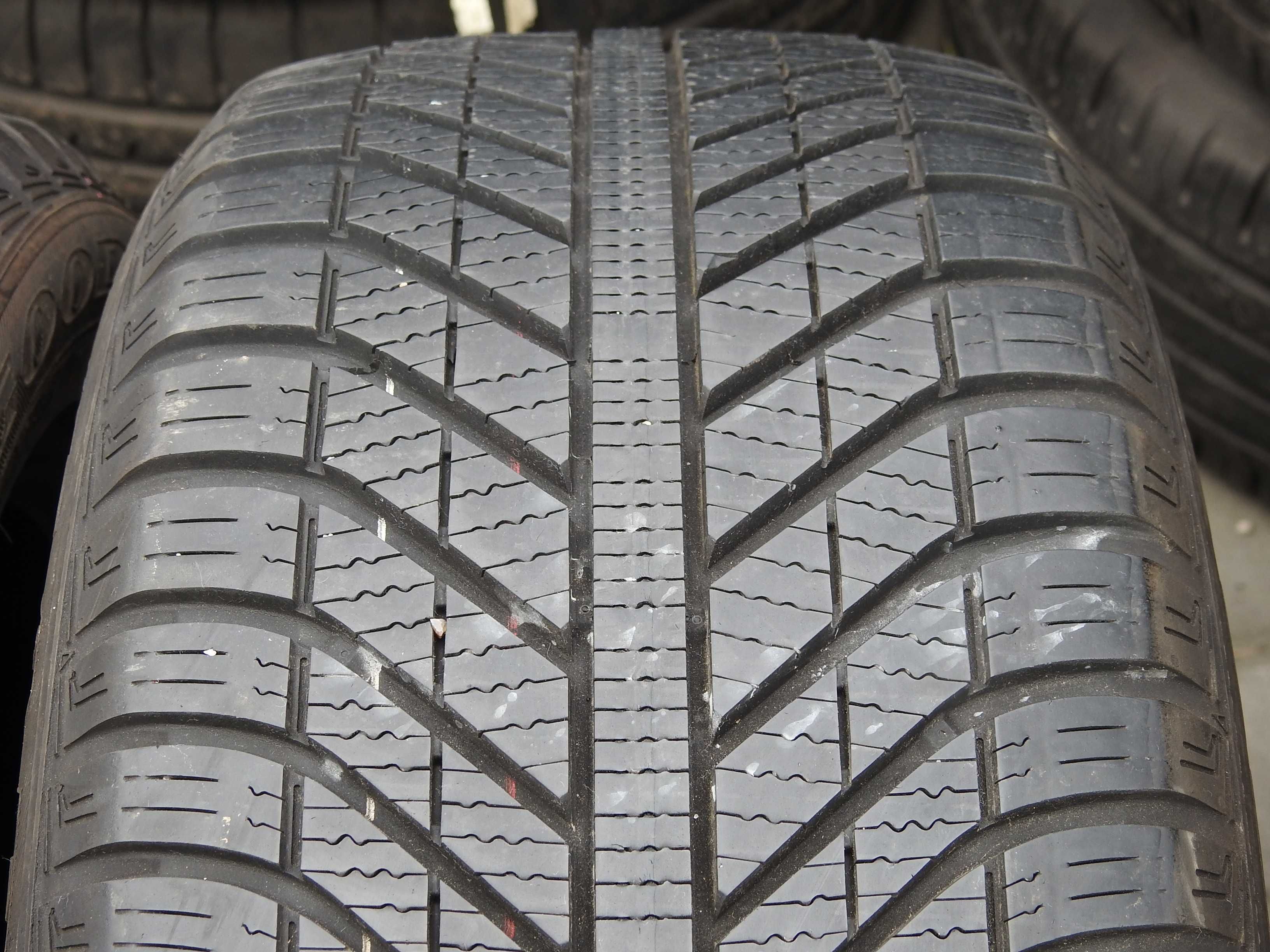 4x goodyear Vector 4 Season AO 225/50r17 98V 2021/20rok bieżnik 7,2mm