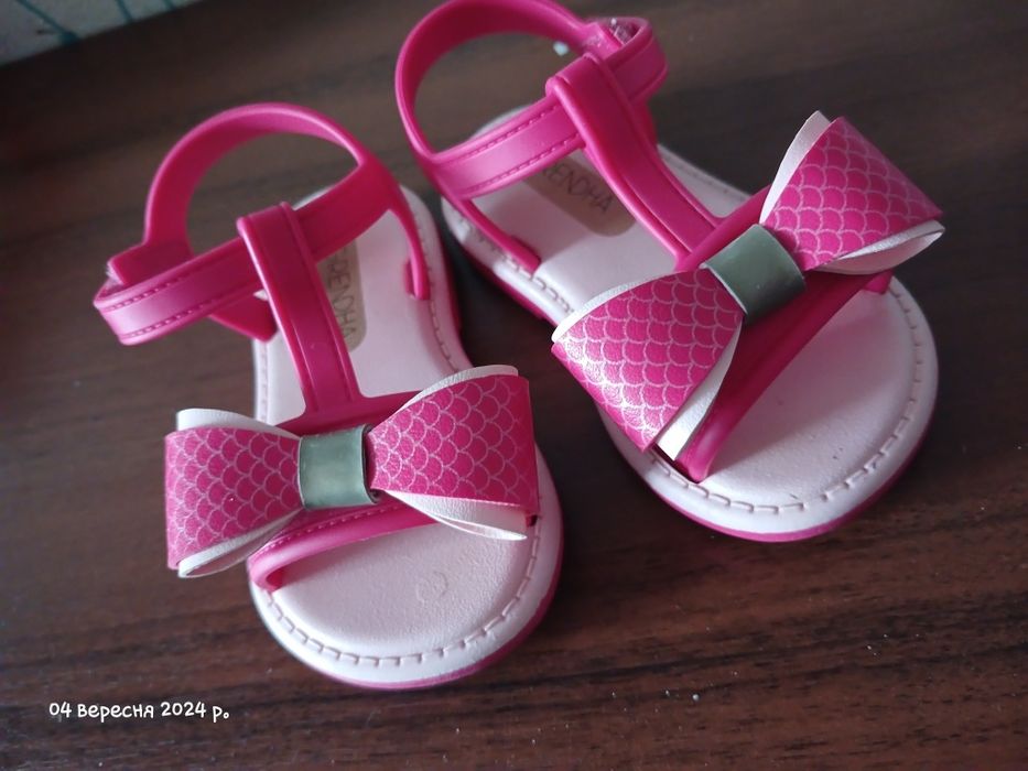 Босоніжки для дівчинки