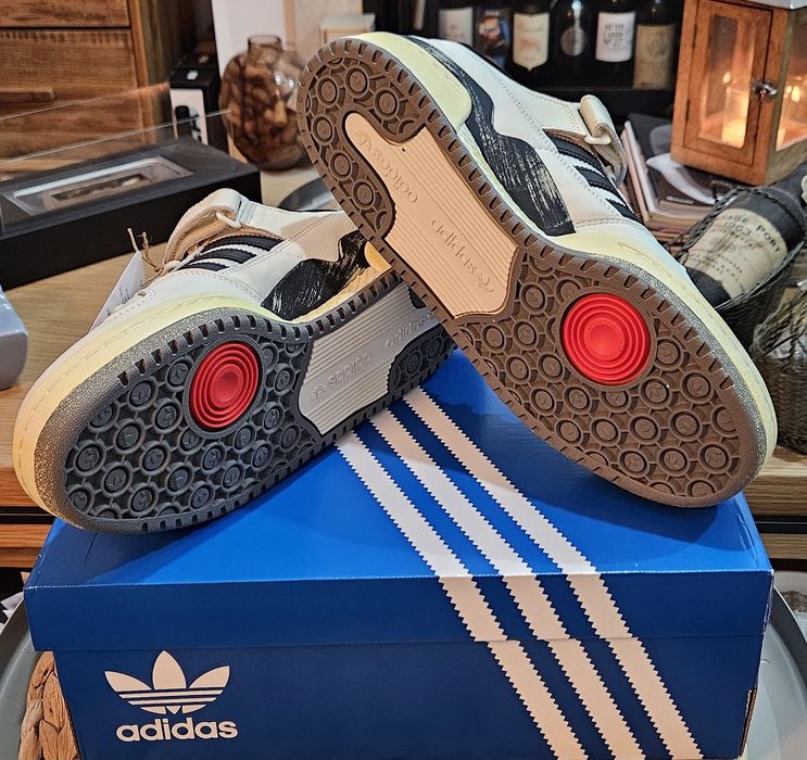 Ténis novos a estrear na caixa ADIDAS Forum 84 AEC, 43 1/3 Europeu