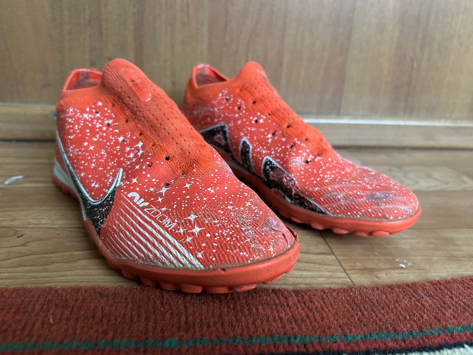 Сороконіжки Найк