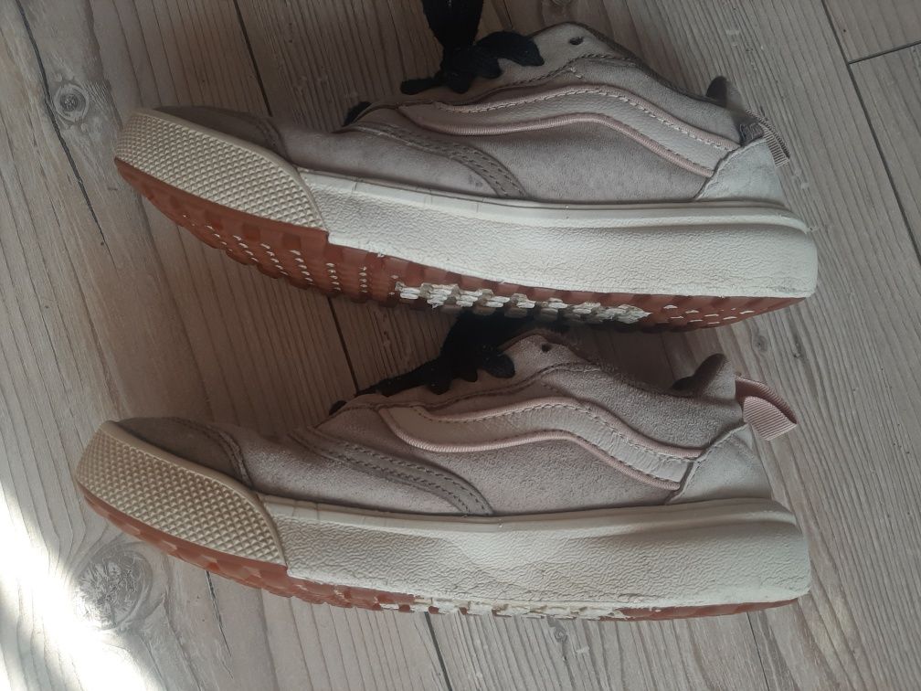 Buty Vans 35 jesień zima obuwie