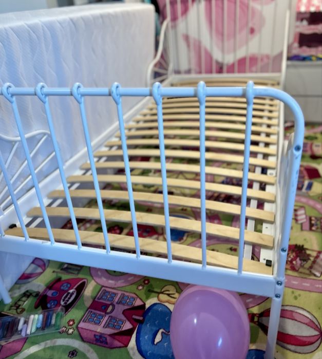 Dwa łóżka IKEA rosnąca rama łóżka BIAŁE + MATERACE