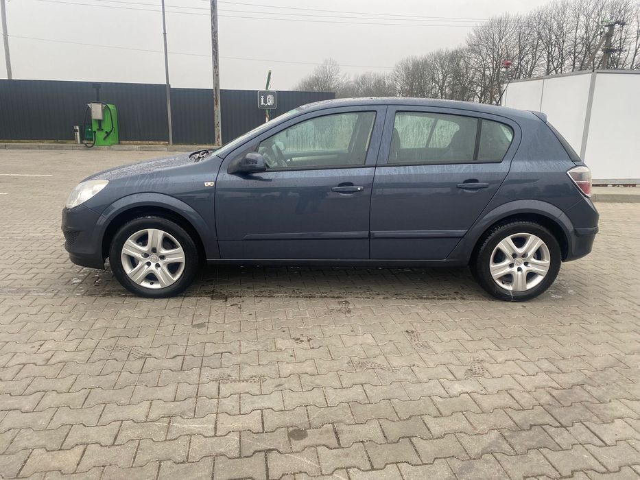 Продам Opel Astra H