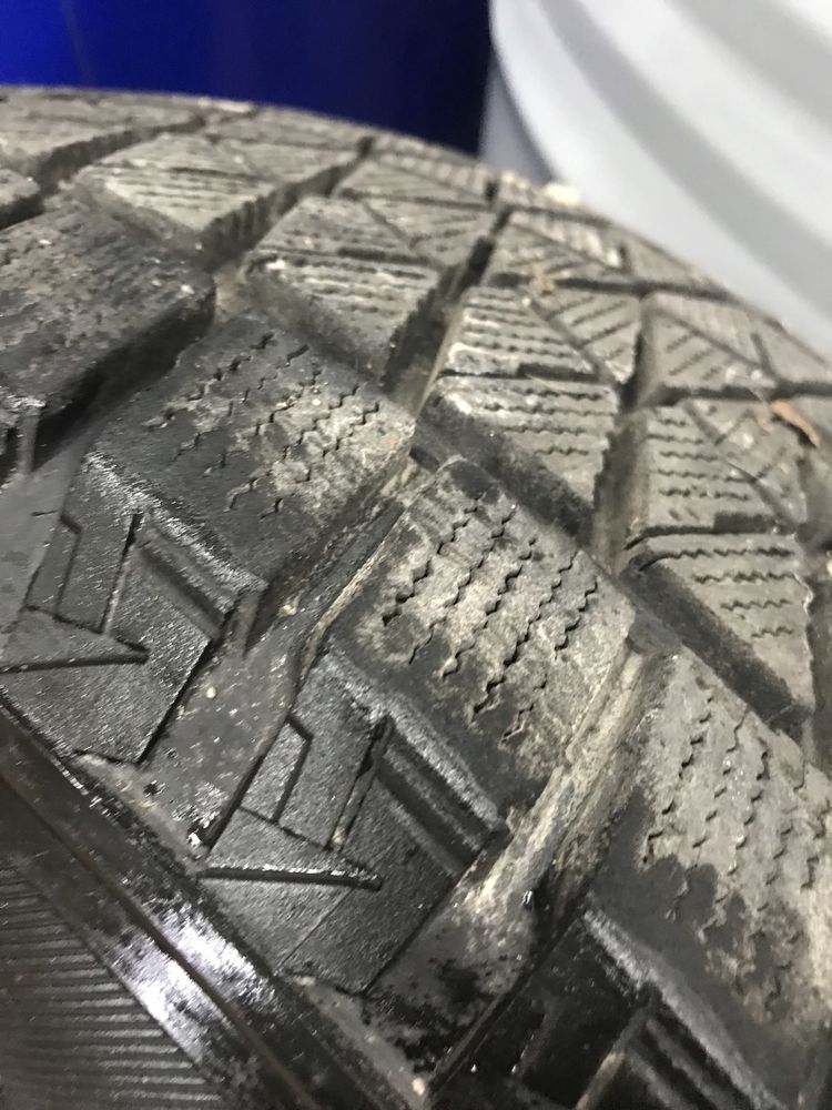 Шины Bridgestone BLIZZAK DM-V2 с дисками 6x139,7 r16 Mitsubishi L200