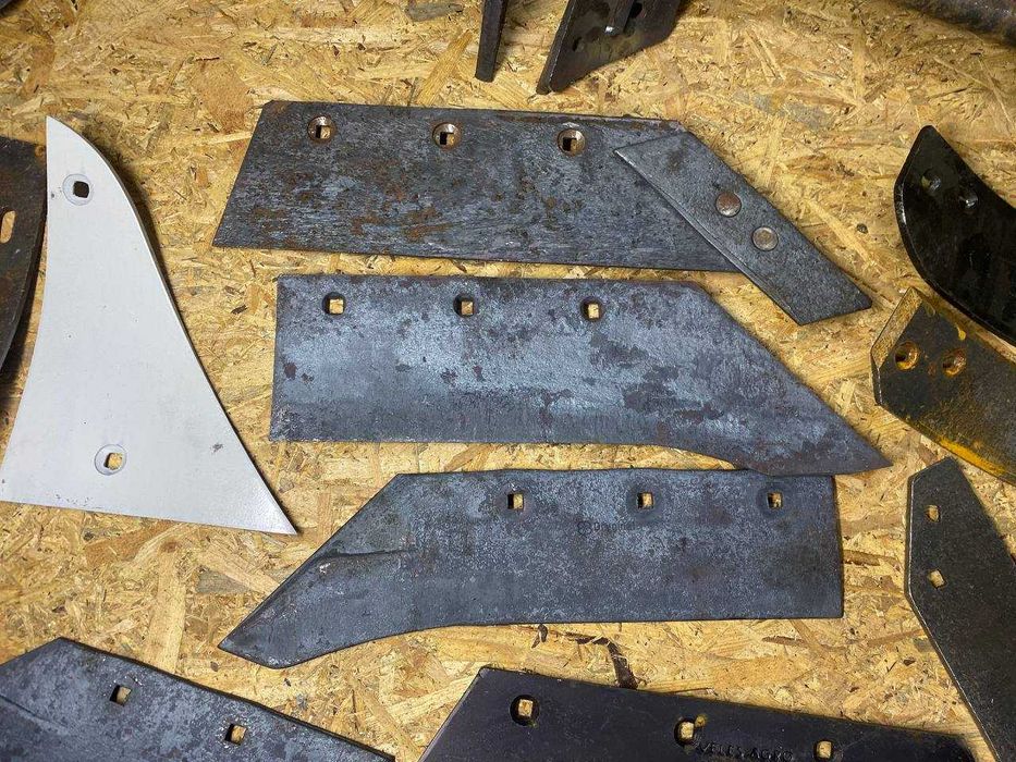 леміш,лемех,відвал,отвал плуга Bomet 2-3 корпуси 25,30 грудинка