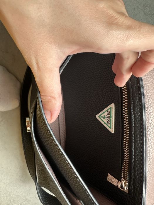 Сумка крос боді guess