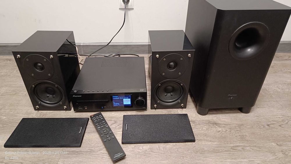 Odtwarzacz sieciowy, wieża Hi FI, Pioneer  HM 76 D