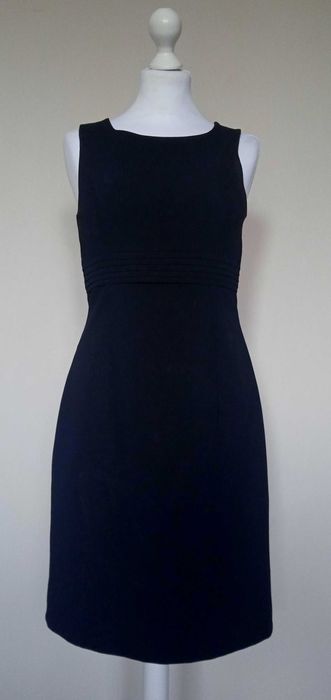 czarna dopasowana sukienka - wymaga czyszczenia