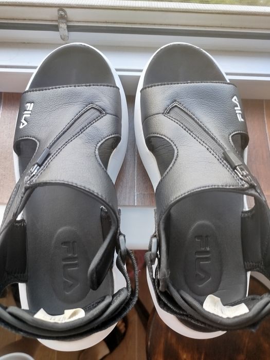 Босоніжки сандалії Fila Versus Sandals Cl 2.0  розмір 41+