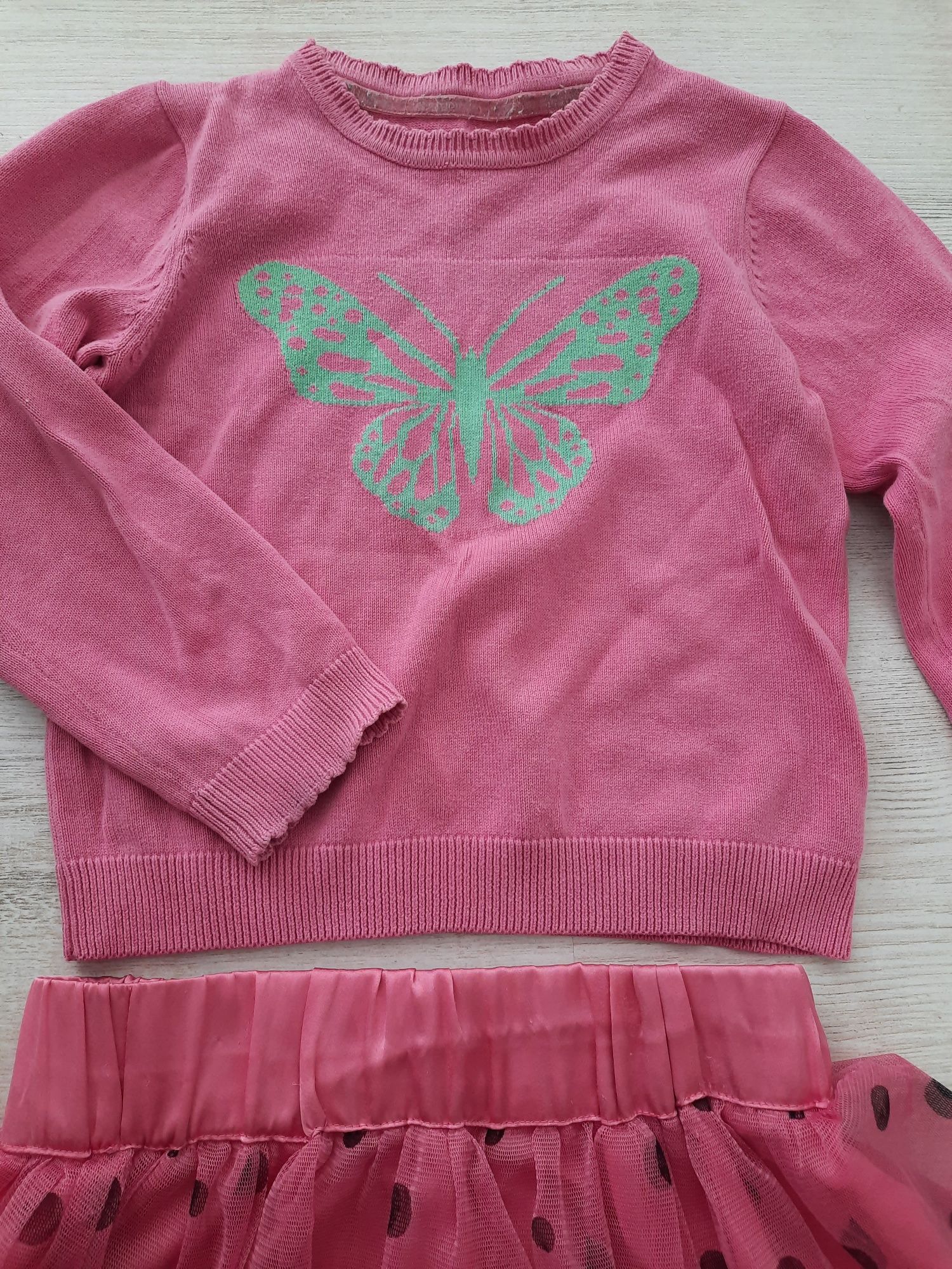 Komplet dla dziewczynki bluza benetton + spodnica. Rozmiar 104-110