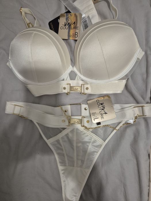 Komplet New Yorker stanik 85B stringi L