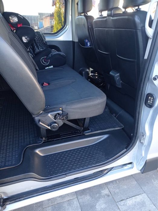 Рено трафік оригінальний пасажирський бус